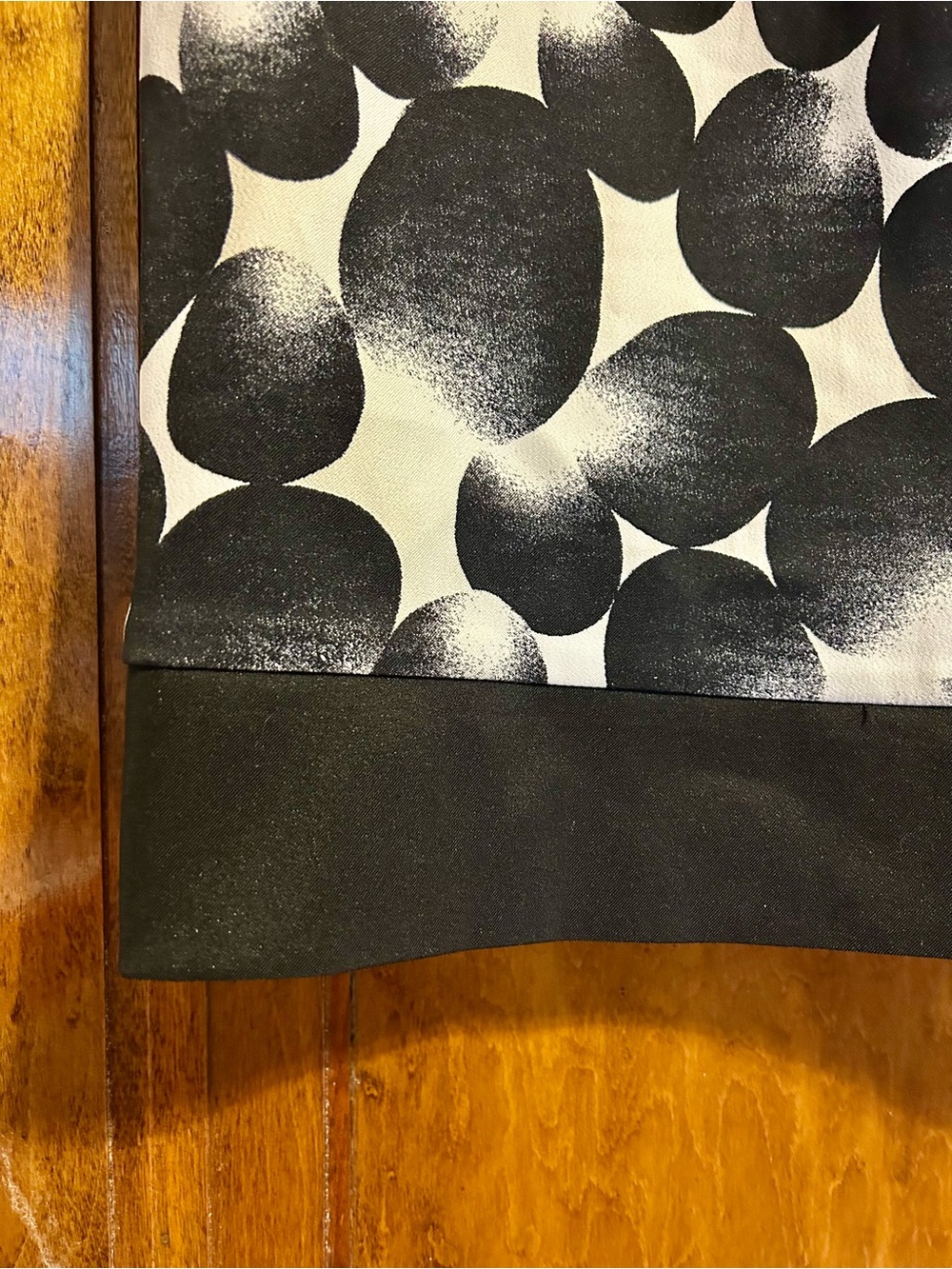 Sleeveless Black and White Polka Dot Midi Dress - Picture 4 of 6